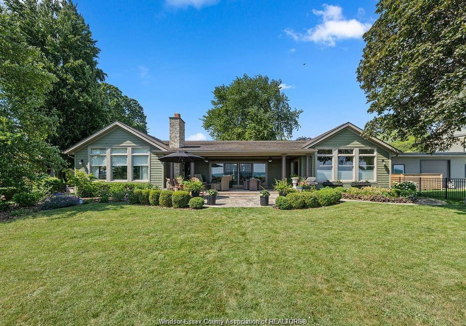 1695-heritage-kingsville-ontario-26013195