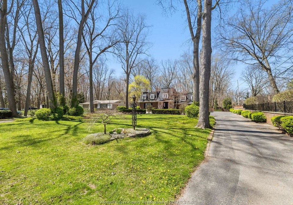 1255-tanglewood-court-lasalle-ontario-26013200