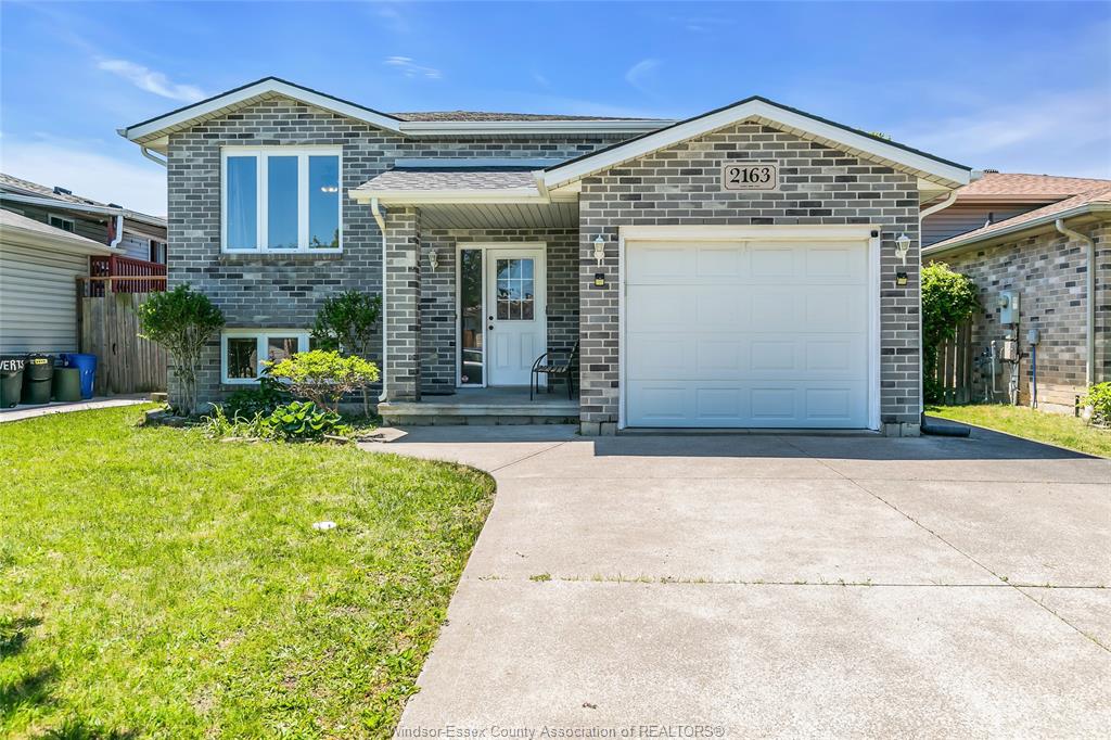 2163-everts-windsor-ontario-26013214