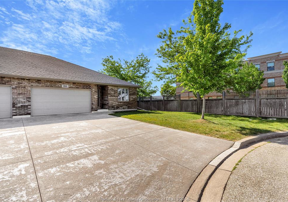 2513-indigo-avenue-windsor-ontario-26013228