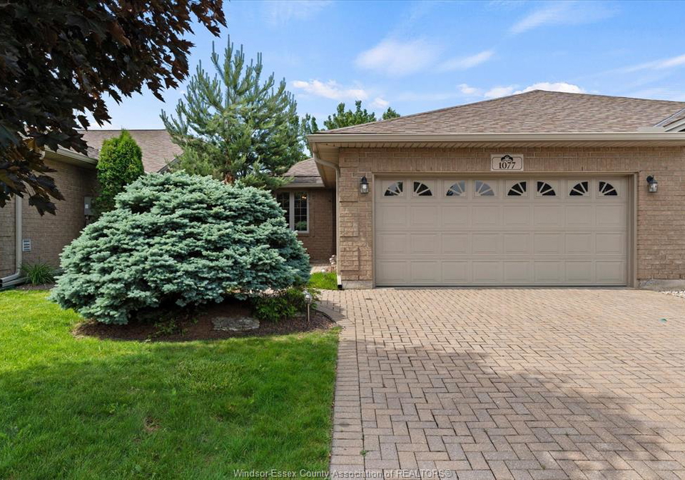 1077-hacienda-way-windsor-ontario-26013229
