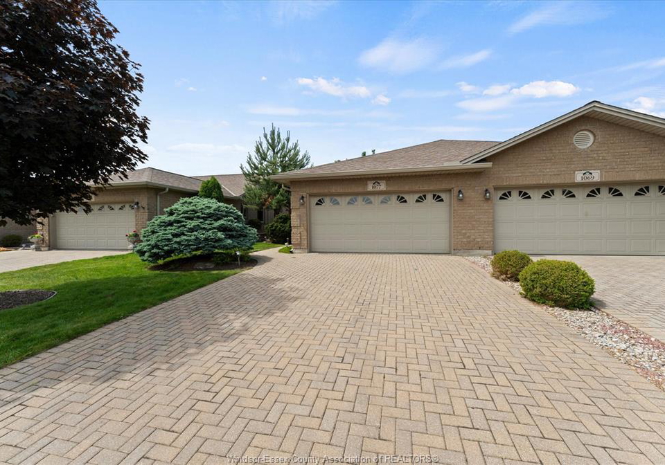 1077-hacienda-way-windsor-ontario-26013229