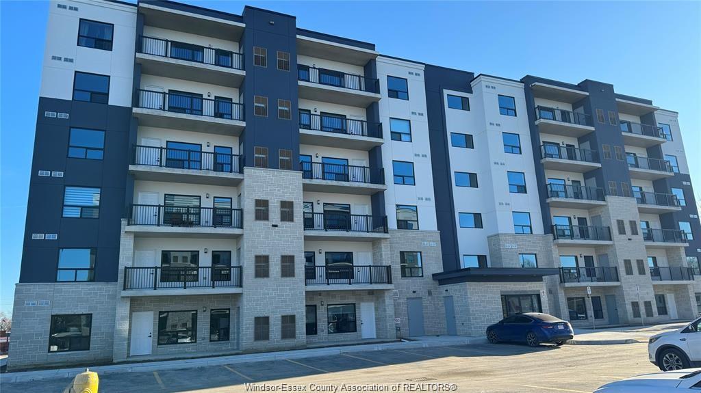 3320-stella-windsor-ontario-26013239