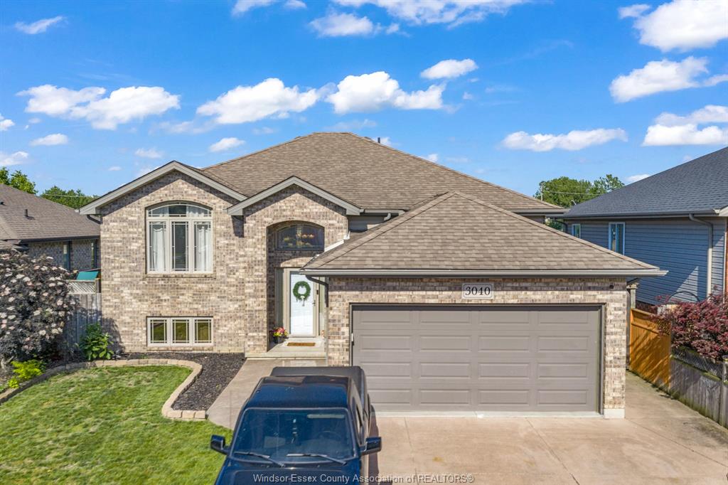 3040-troup-crescent-windsor-ontario-26013240