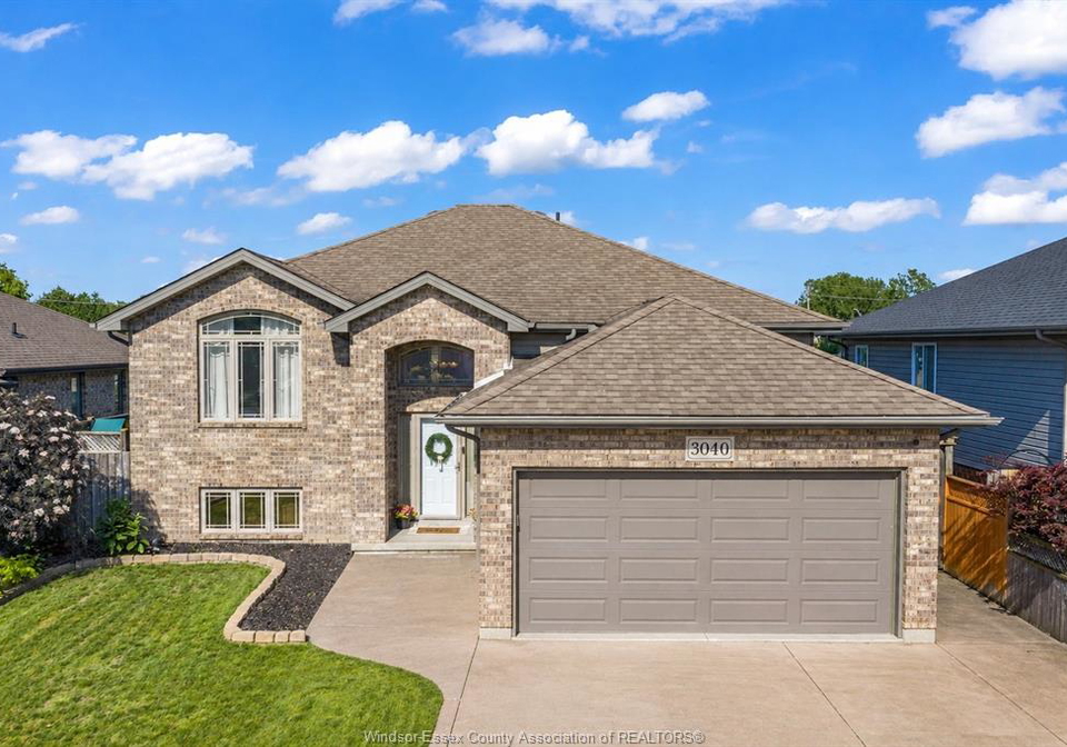 3040-troup-crescent-windsor-ontario-26013240