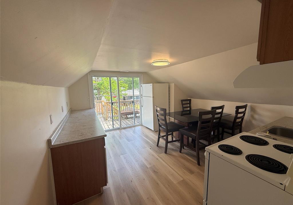 699-charlotte-street-windsor-ontario-26013244