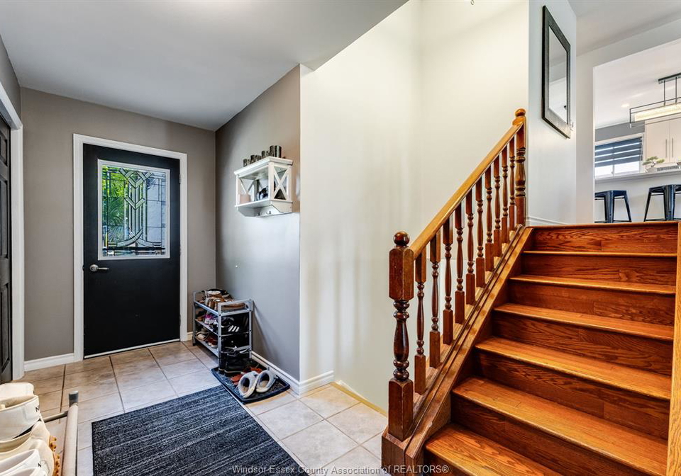1615-elmwood-avenue-lakeshore-ontario-26013247