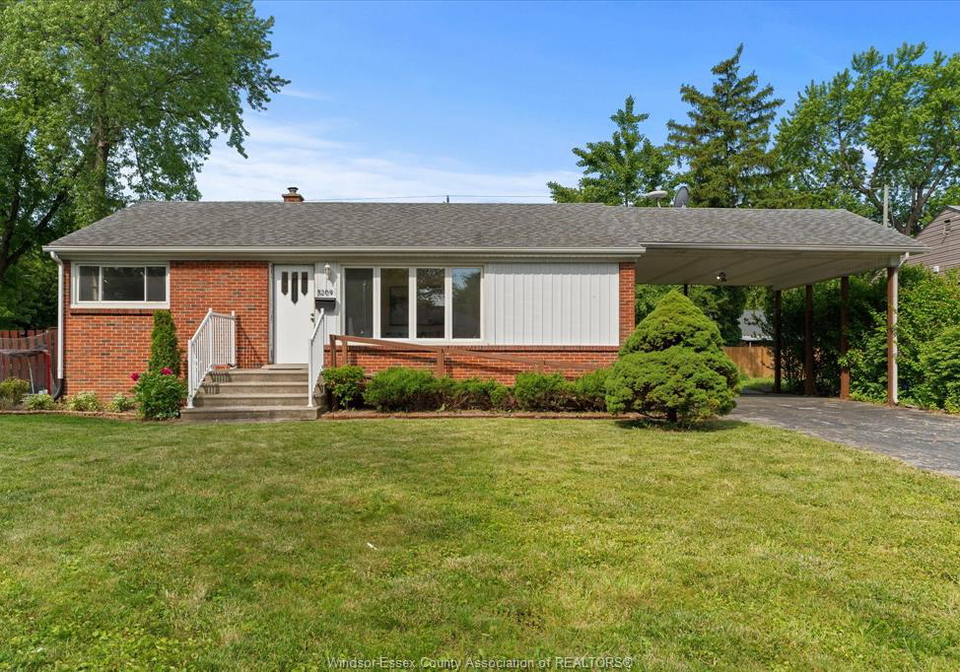 3209-dandurand-avenue-windsor-ontario-26013248