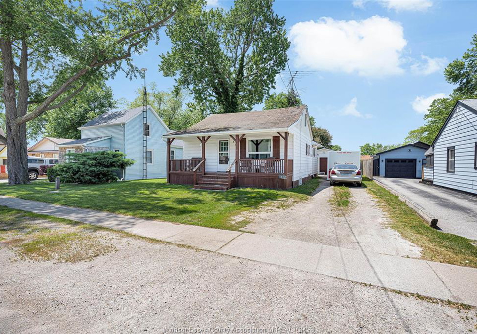 156-fourth-street-belle-river-ontario-26013265