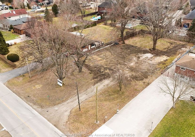 1122-reaume-lasalle-ontario-26013277