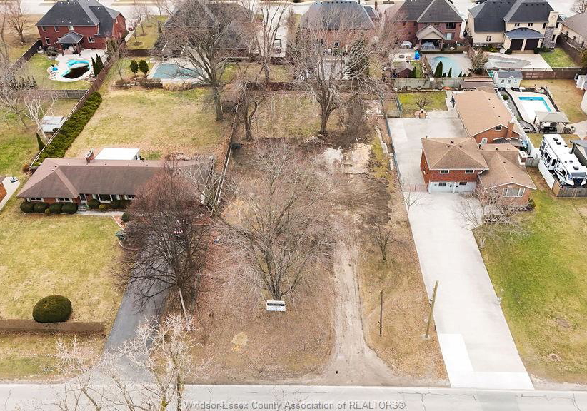 1122-reaume-lasalle-ontario-26013277