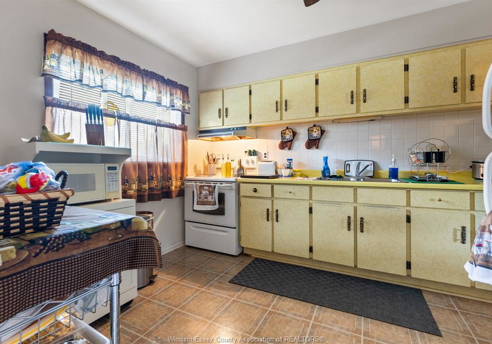 1783-east-gate-estates-windsor-ontario-26013281