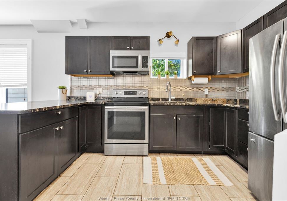 1341-mckay-windsor-ontario-26013292
