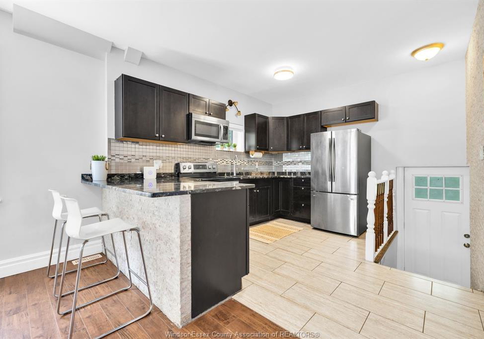 1341-mckay-windsor-ontario-26013292