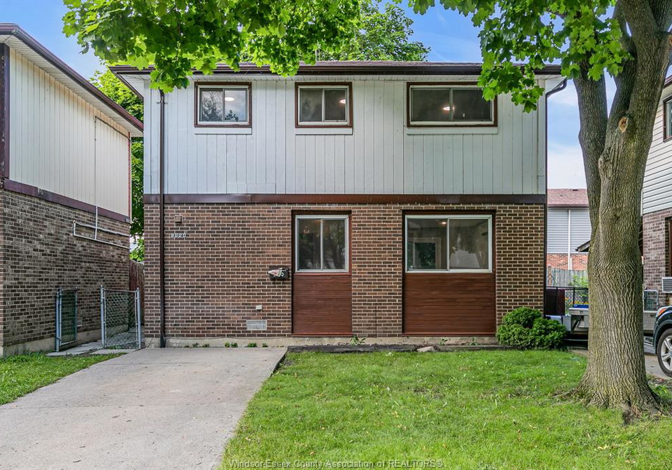 9020-conway-court-windsor-ontario-26013317