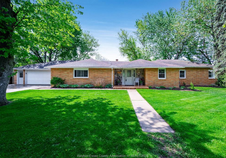 52-robinson-street-wheatley-ontario-26013320
