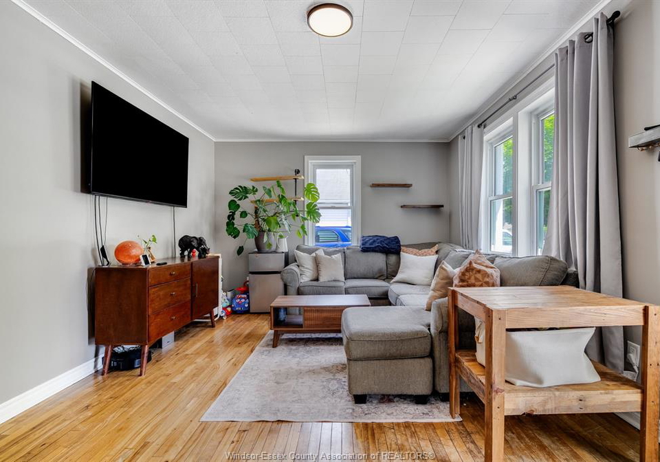 44-mclean-kingsville-ontario-26013332