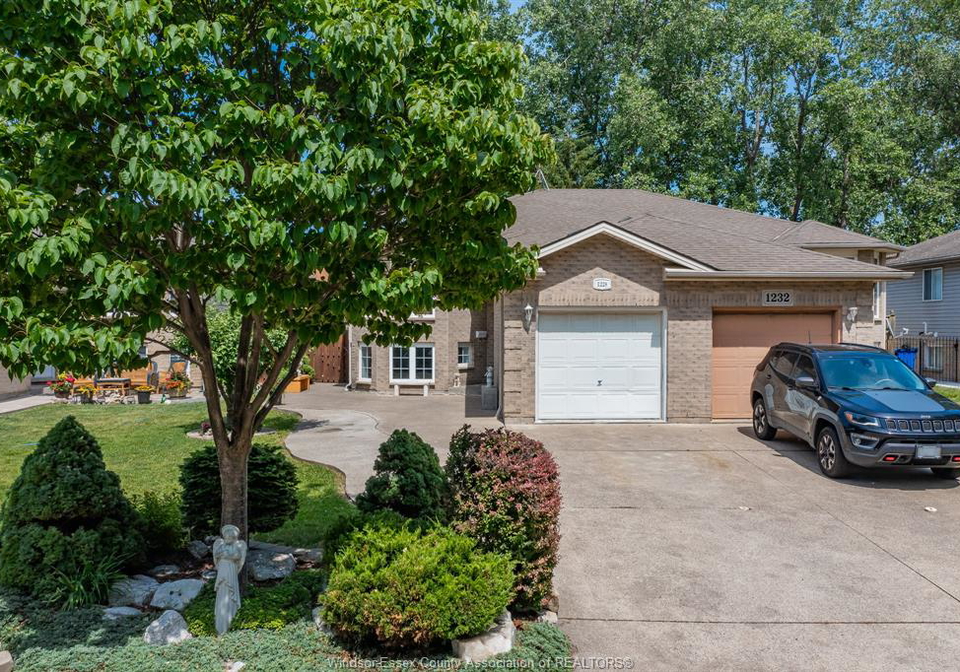 1228-st-paul-windsor-ontario-26013337