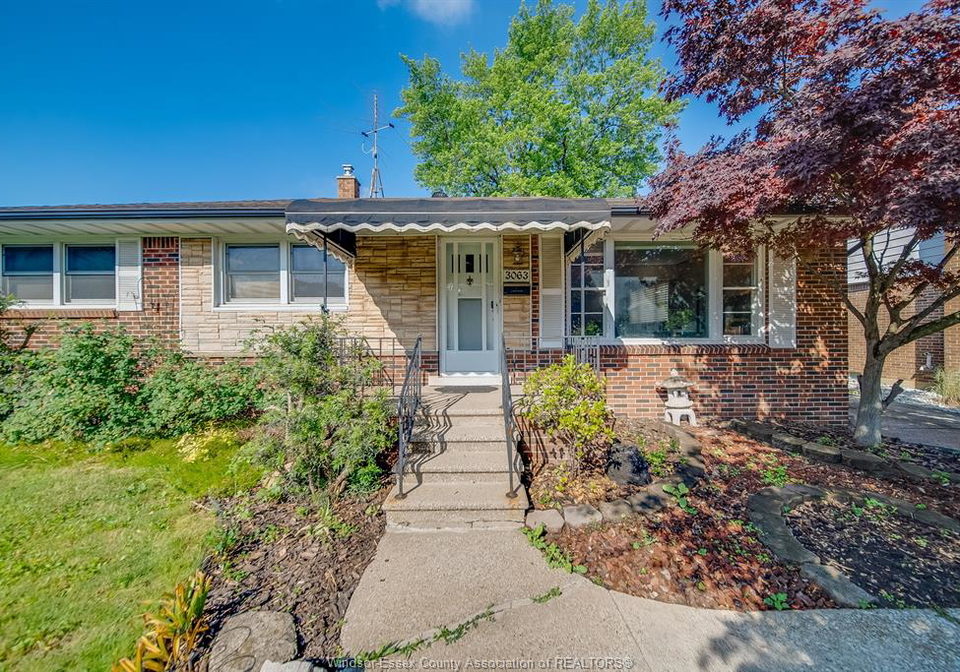 3063-bruce-avenue-windsor-ontario-26013340