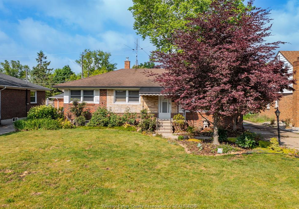 3063-bruce-avenue-windsor-ontario-26013340