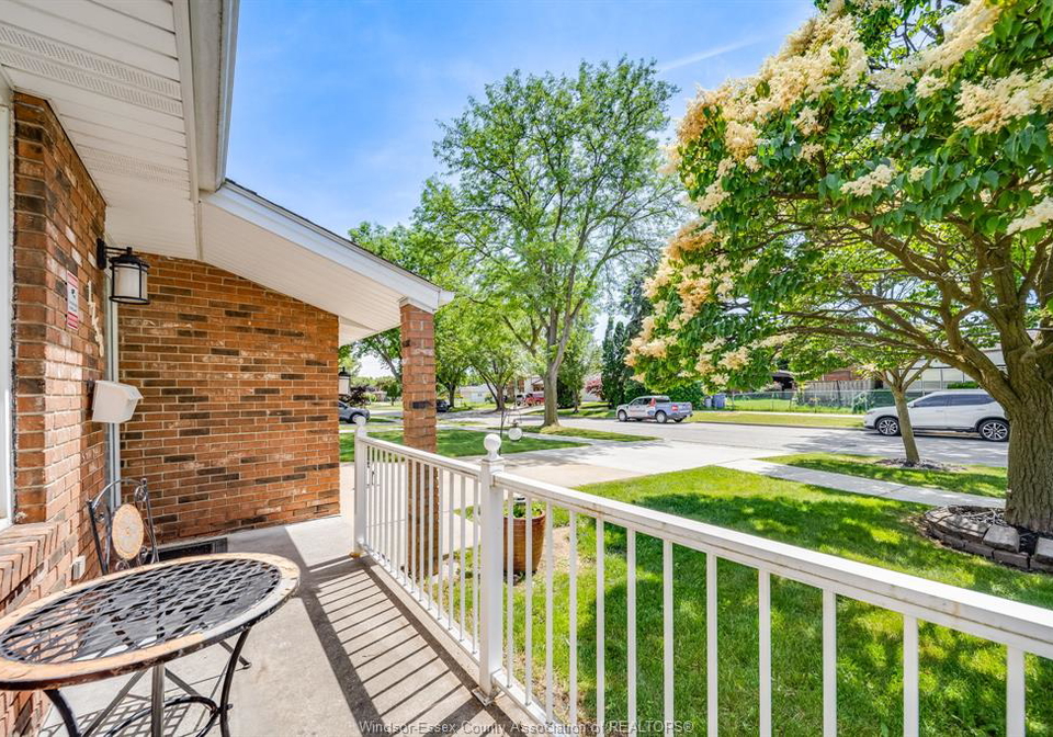 1758-southdale-drive-windsor-ontario-26013344