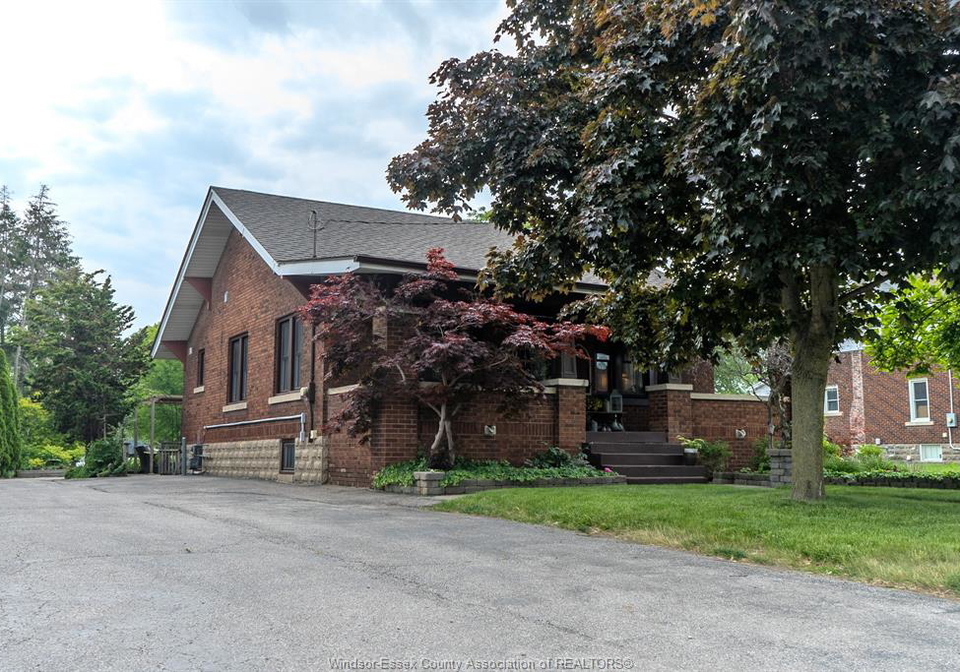 1610-front-road-lasalle-ontario-26013348