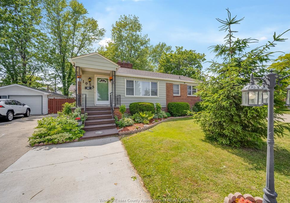 1953-olive-road-windsor-ontario-26013357