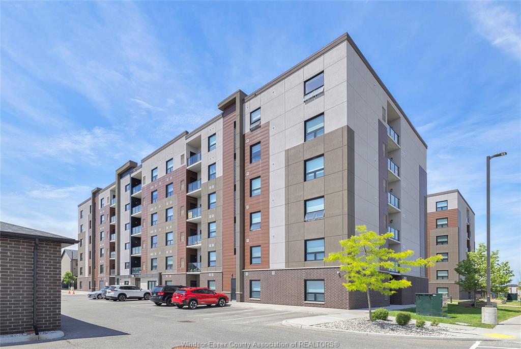 728-brownstone-lakeshore-ontario-26013360