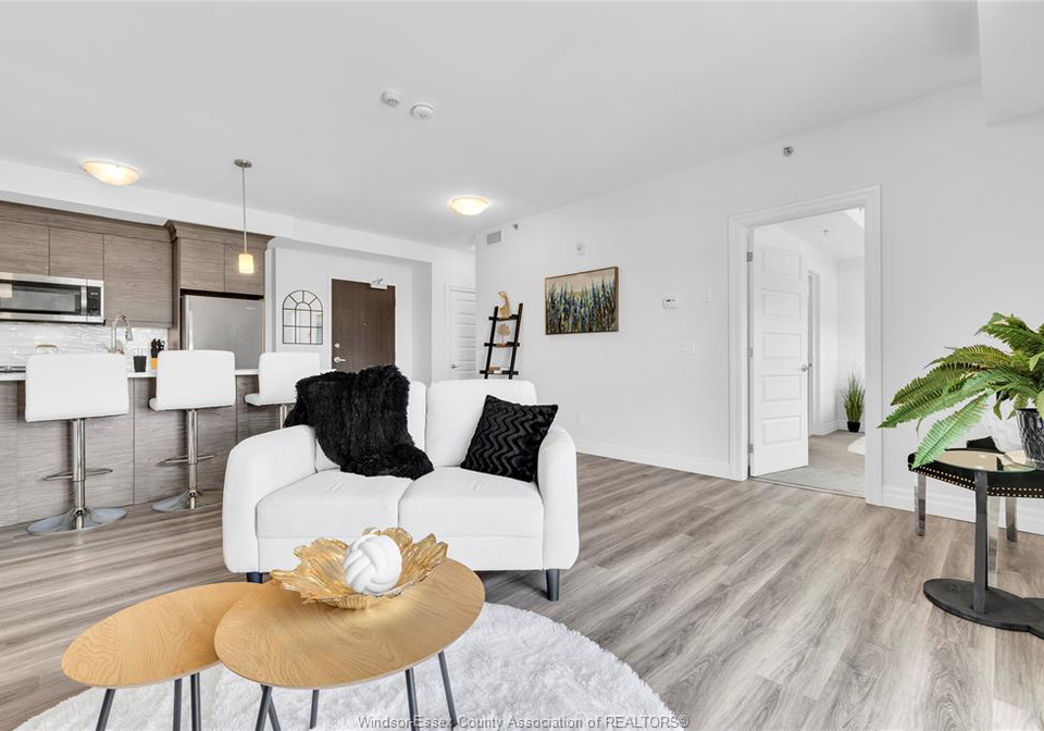 728-brownstone-lakeshore-ontario-26013360