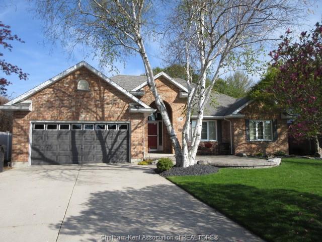 8-christina-place-chatham-ontario-26013362