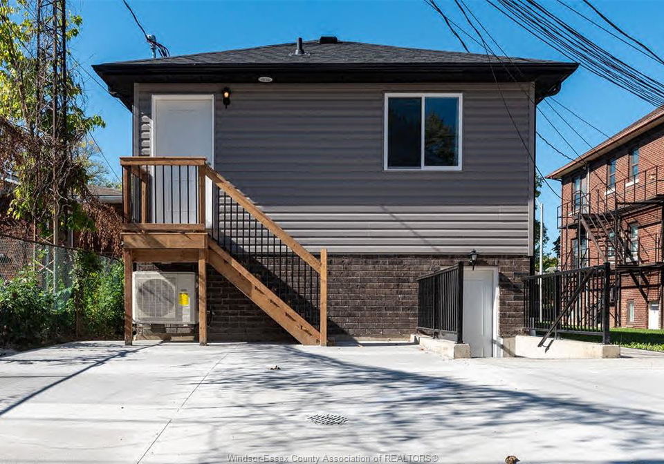 912-hall-avenue-windsor-ontario-26013377