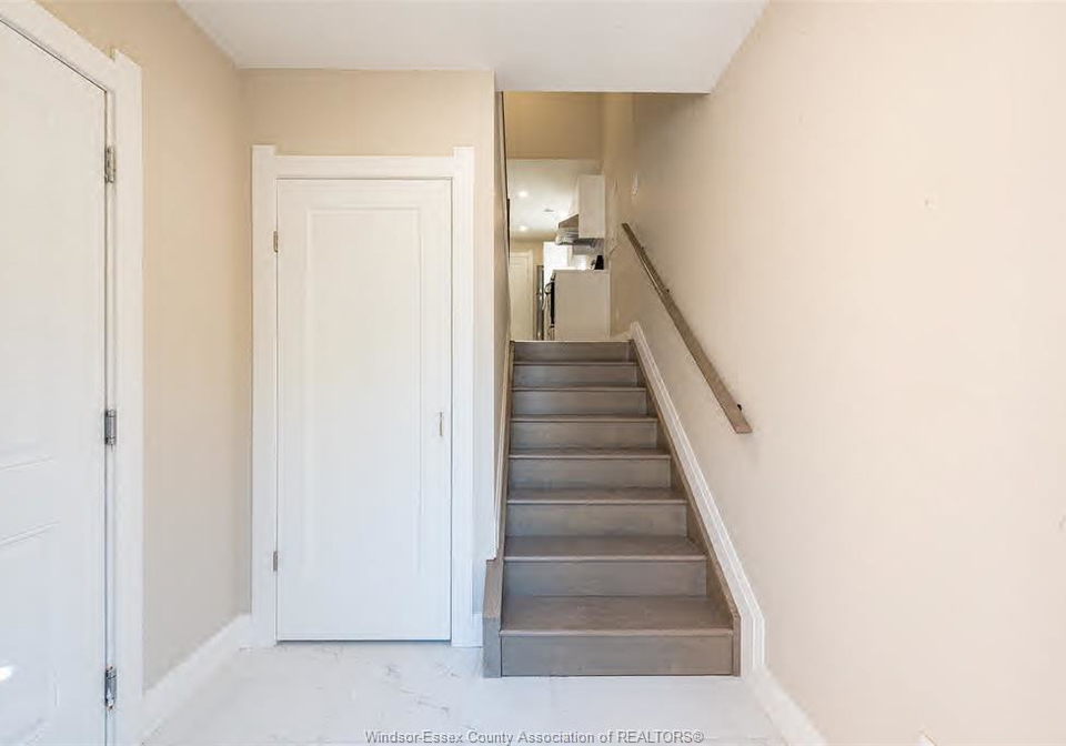 912-hall-avenue-windsor-ontario-26013378