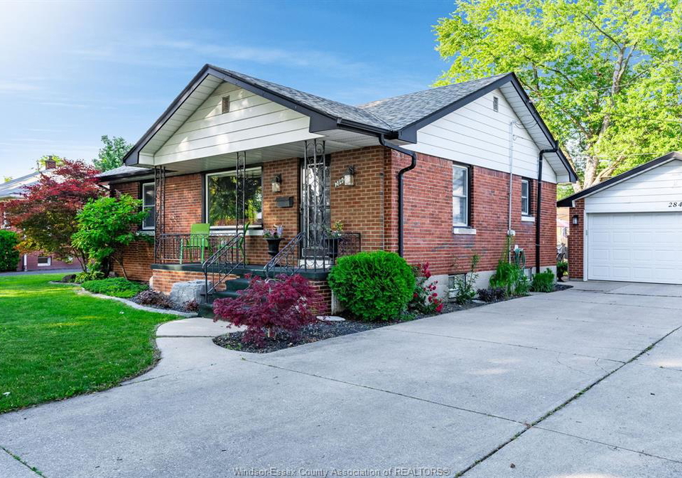 2840-randolph-avenue-windsor-ontario-26013385