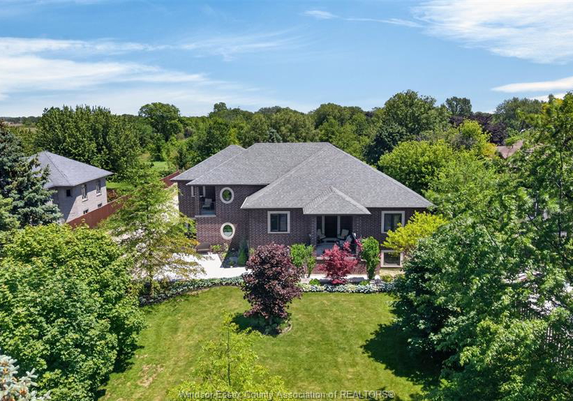 4520-8th-concession-road-windsor-ontario-26013400