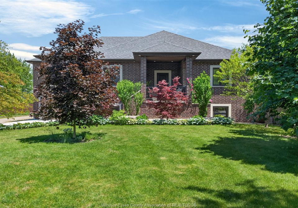 4520-8th-concession-road-windsor-ontario-26013400