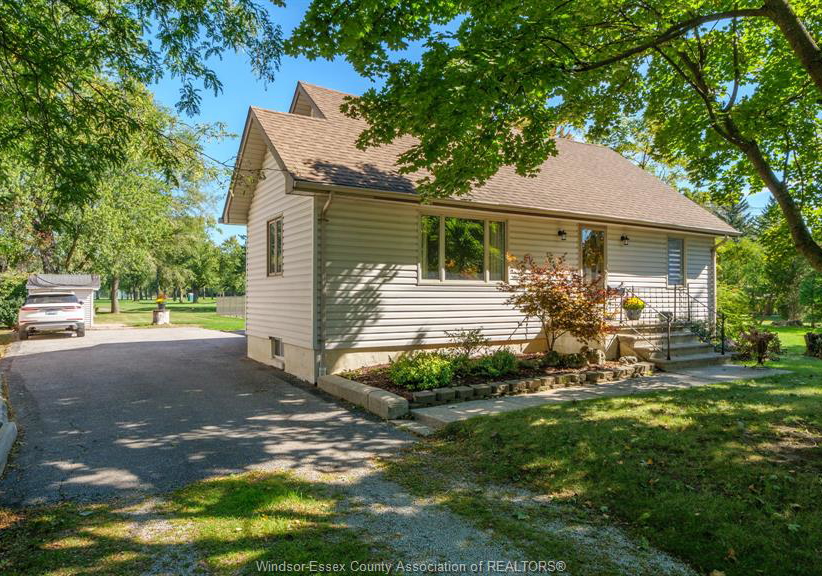 4054-roseland-drive-west-windsor-ontario-26013410
