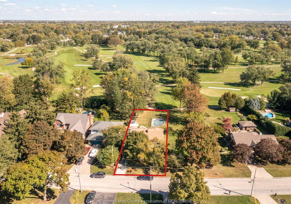4054-roseland-drive-west-windsor-ontario-26013410