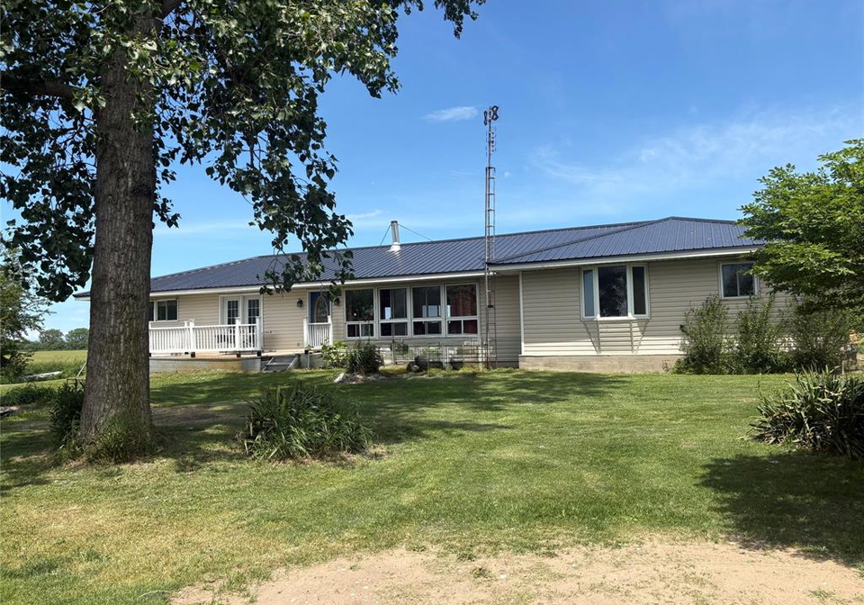 2-parsons-road-pelee-island-ontario-26013411