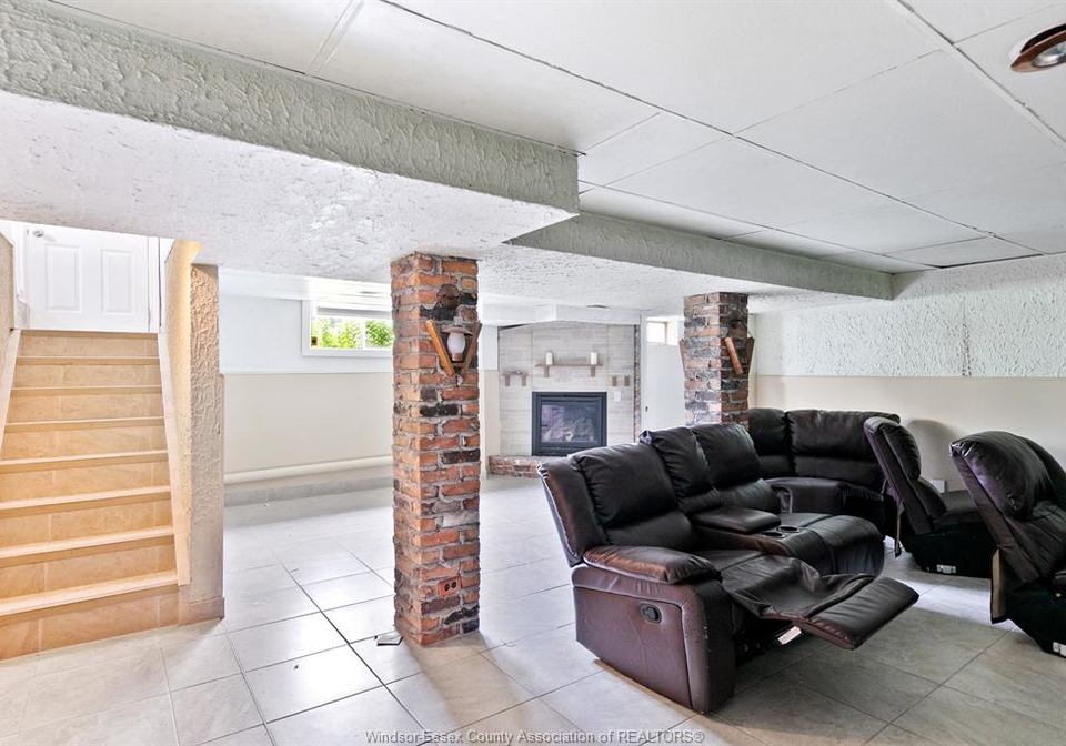 3200-longfellow-avenue-windsor-ontario-26013414