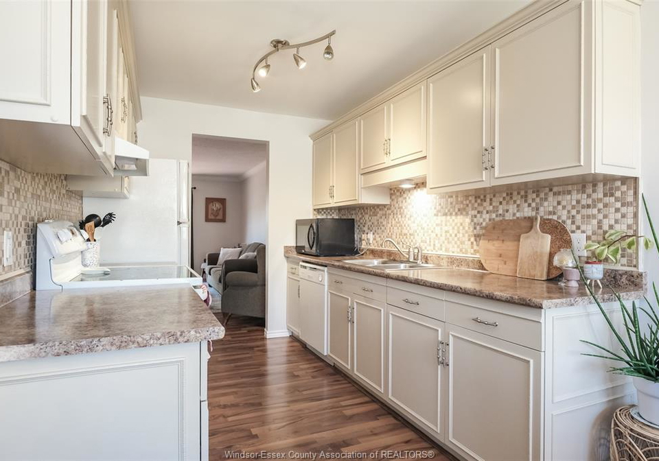 12-kelly-crescent-tilbury-ontario-26013415