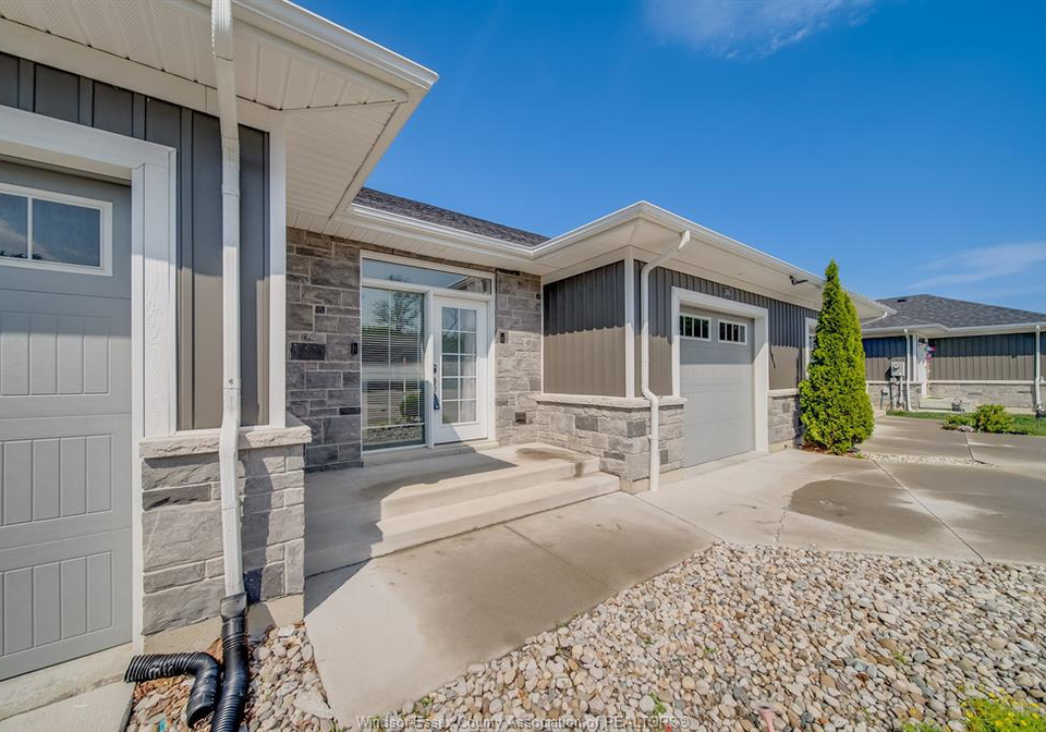 1985-ethan-court-windsor-ontario-26013420