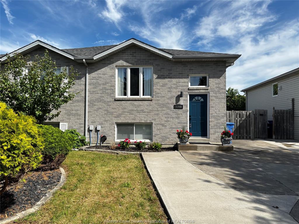 3308-candlewood-crescent-windsor-ontario-26013424