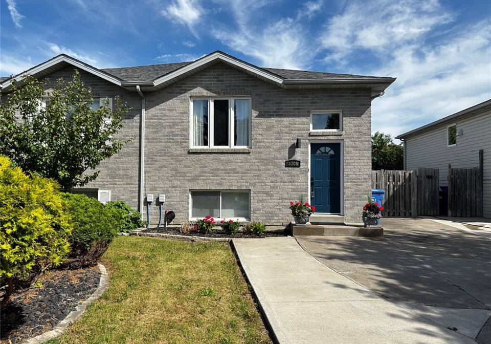 3308-candlewood-crescent-windsor-ontario-26013424