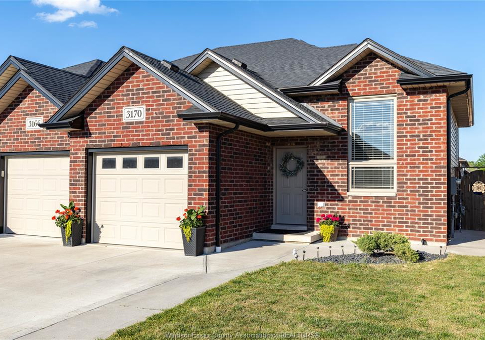 3170-viola-crescent-windsor-ontario-26013425