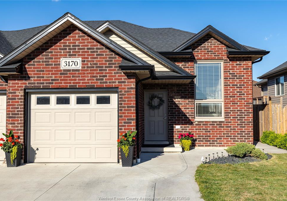 3170-viola-crescent-windsor-ontario-26013425