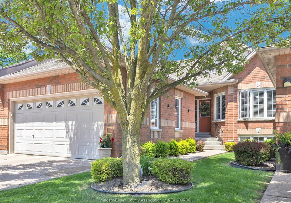 32-robson-road-leamington-ontario-26013426