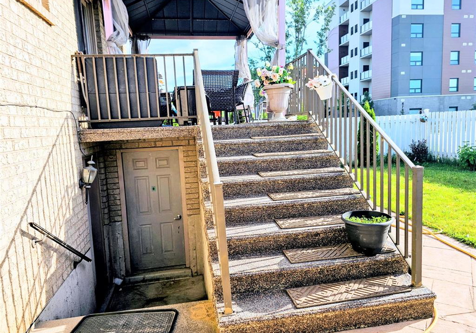 4896-juliet-crescent-windsor-ontario-26013427