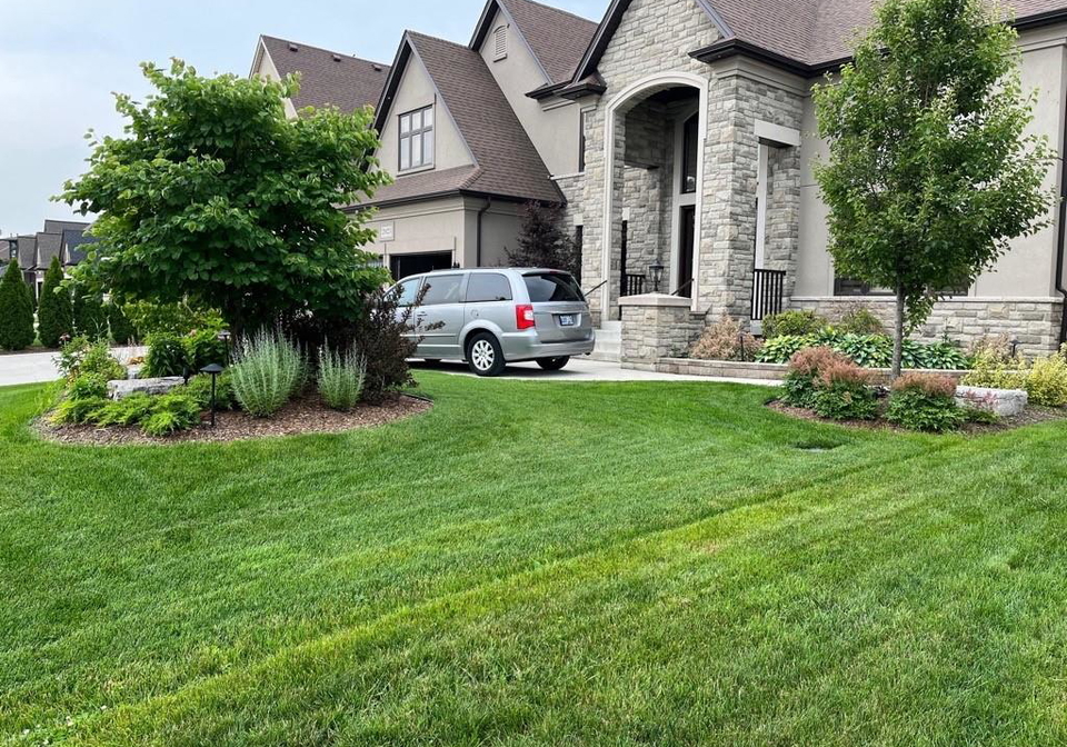 2023-serenity-circle-lasalle-ontario-26013433