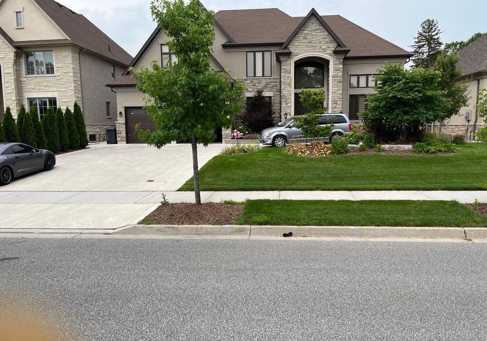 2023-serenity-circle-lasalle-ontario-26013433