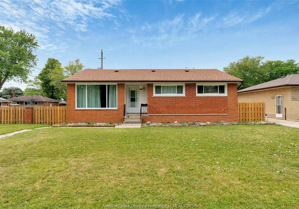 889-riverdale-windsor-ontario-26013438